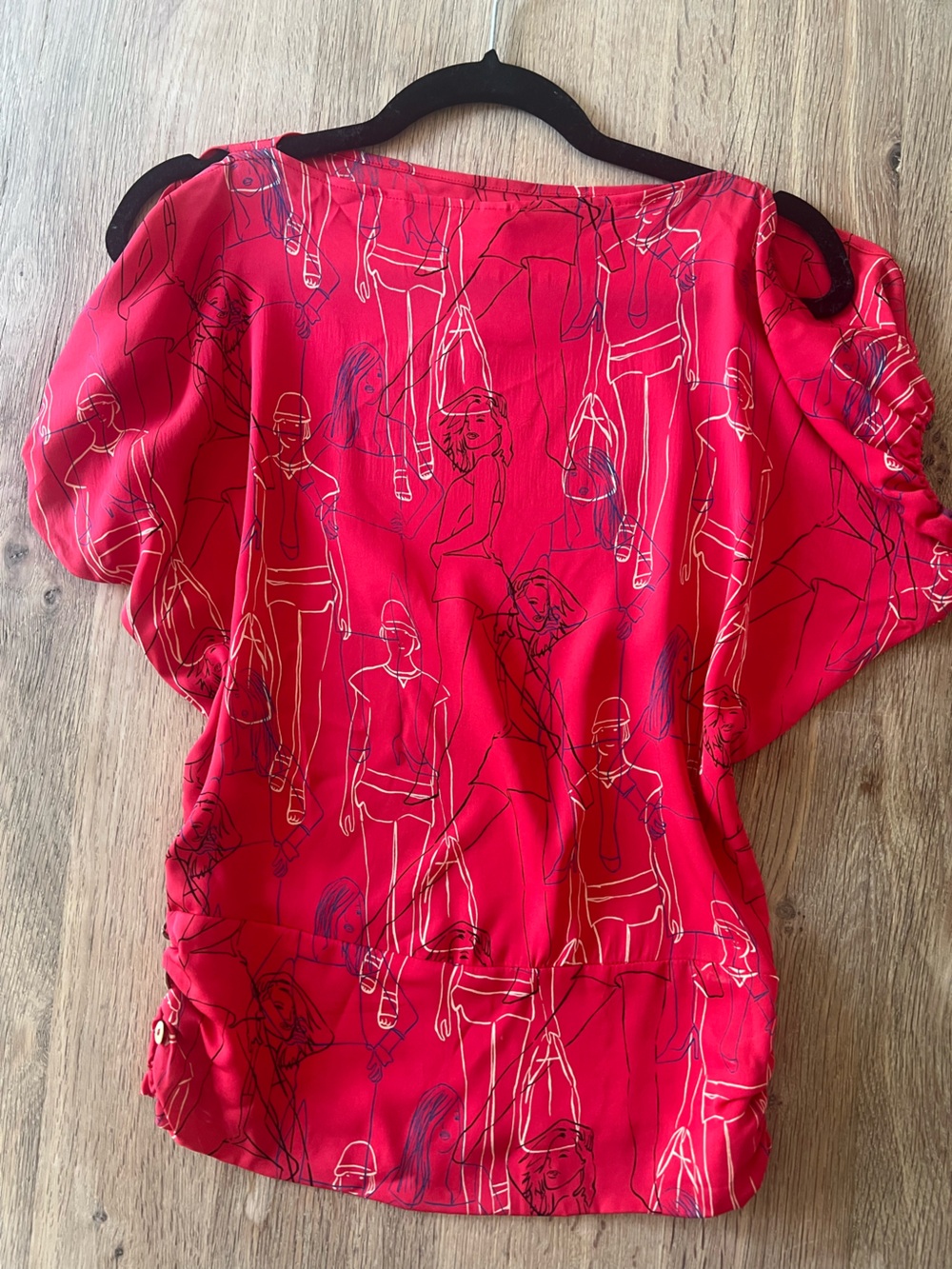 Vintage 2004 Mint 100% Silk Red Novelty Print Blouse Barneys Small